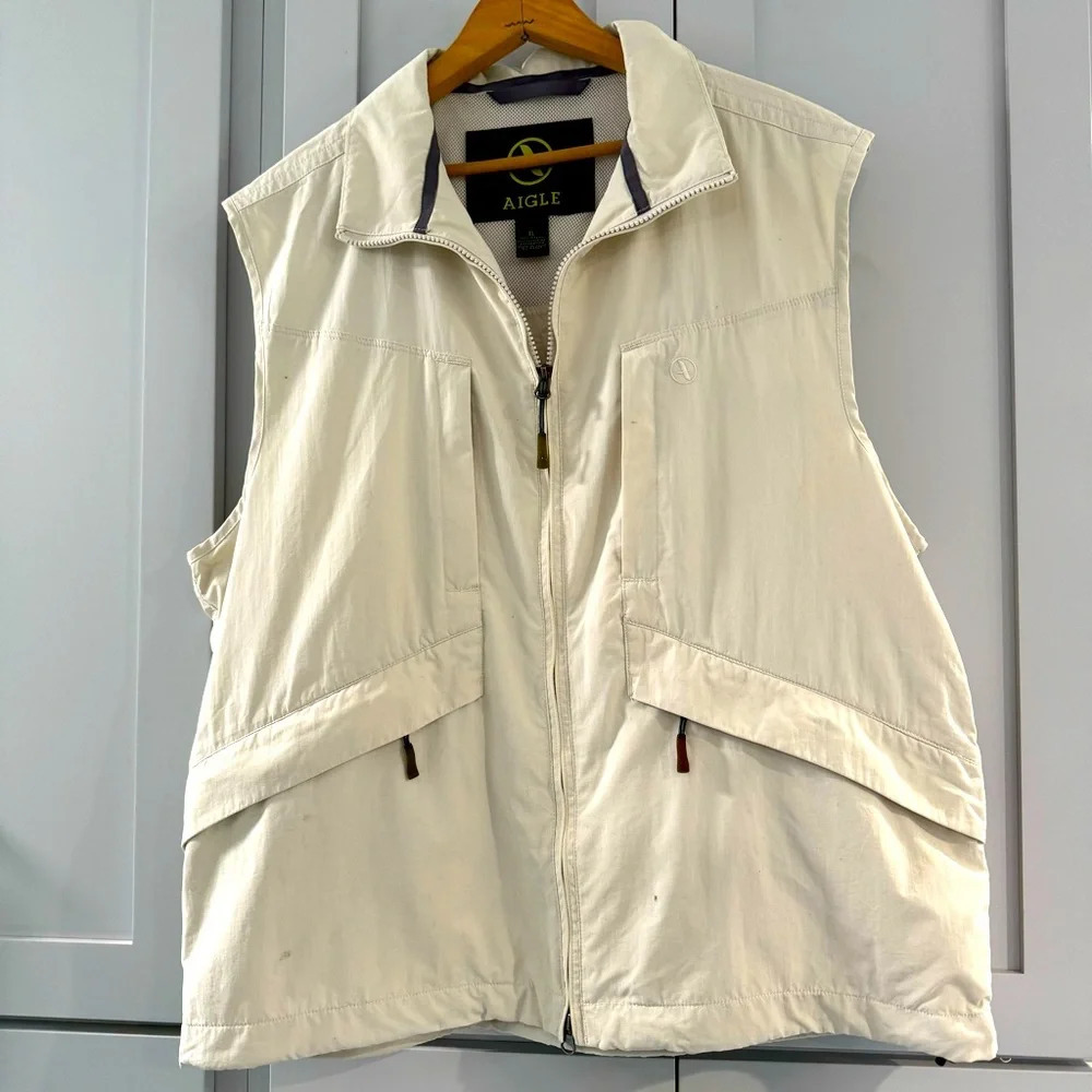 Aigle‎ Men’s XL Travel Vest Nylon Multiple Zipper Pockets fore secure travel